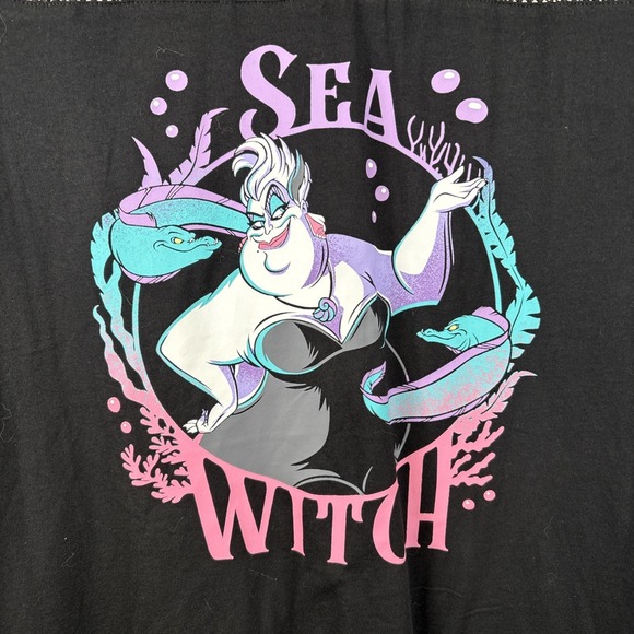 Torrid Disney Villains Ursula Sea Witch Graphic Tshirt Shirt Fishnet Yoke - Picture 2 of 11